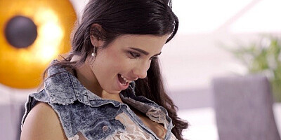 Sensual Belle's old blowjob scene