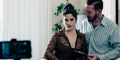 Inked guy fucks and spanks a curvy girl in the bedroom