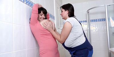 Terry Nova And Milena Velba - Shower Repair - Nadine Jansen