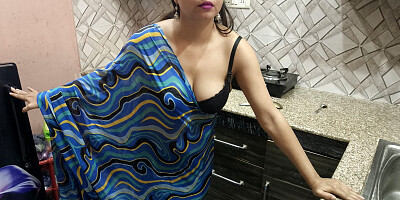 Indian Desi Bhabhi Hard Bee Har Devar In Kitchen Devar Ne Bhabhi Ke Lakh Mana Ke Bhi Chhod Diya