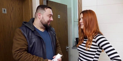 Blowjob dirt with cover-girl Charlie Red from Hunt4k