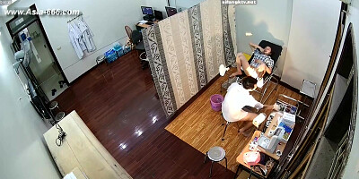 Hackers use the camera to remote monitoring of a lover's home life.615