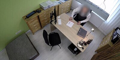 LOAN4K Kinky petite amie triche pour obtenir un prêt de l'arrière