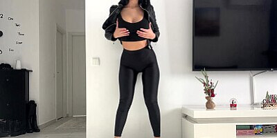 Fit Milf rub cock and loves doggy style position after job /CandyLuxxx