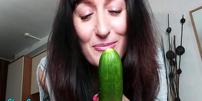 My Creamy Cunt Started Leaking From The Cucumber. Fisting And Squirting 11 Min