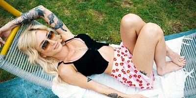 S3XUS - curly hair scene