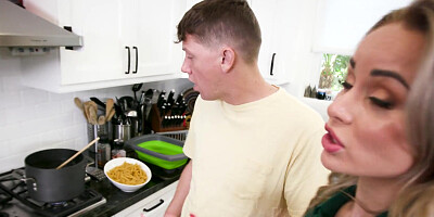 Hot MILF Crystal Rush and passionate threesome