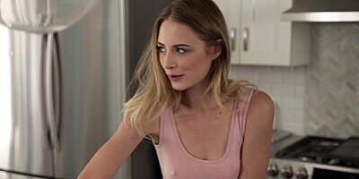 Step Sis You could help me with this load! It's a little bit bigger than I thought! S20:E6