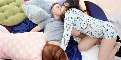 Big Ass Big Boobs Abigaiil Morris And Sammy Threesome Fucks Big White Dick (1440)2K