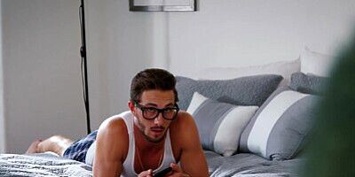 Sweet Sinner - Horny Babe Jaclyn Taylor Takes The Juice Out Of That Big Cock