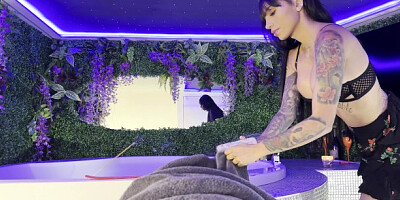 No panty action with thrilled tomato from No Panties TV