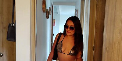 I teach my friend some delicious tricks to be a slut in bed