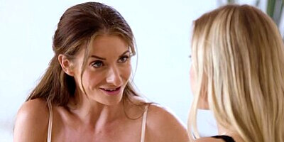 MOMMY'S GIRL - Silvia Saige Fingers Her Stepdaughter Haley Reed To Give Her More Self-Confidence