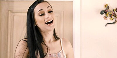 MOMMYSGIRL Hot Teen's Fantasy Of Fucking With Her Stepmom Becomes Reality