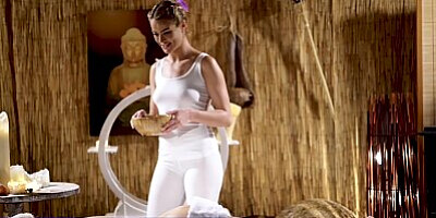 Massage Rooms Young blonde lesbians Cherry Kiss and Lovita Fate facesitting