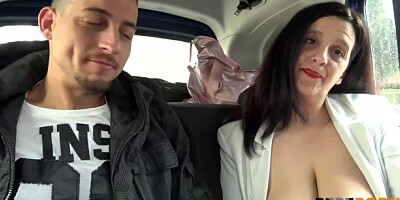 Winning bimbo at amateur trailer