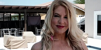 Lily Craven: Deep-throating, hard-fucking, filthy-talking MILF