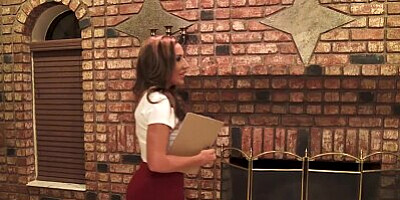 Naughty America Richelle Ryan seals the deal with a creampie