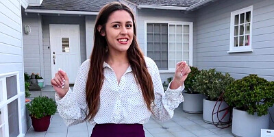 Tight teen is going to seduce him to make a sale