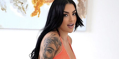 My Personal Trainer Is a Hot MILF