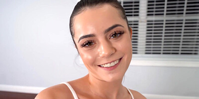 Kylie Quinn sucks fat pecker and takes it deep inside