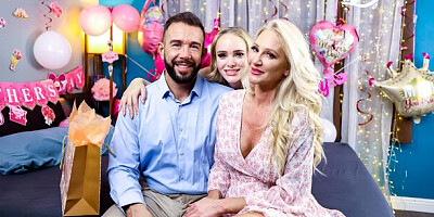 Alexis and Athena's curvy video