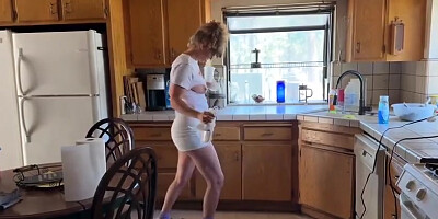 VibeWithMommy - Mom Makes You Star in Her Video