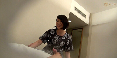 M788G06 With the aunt Mr./Ms. of a mature masseuse...
