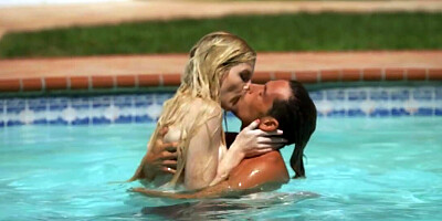 Guy casually seduces a pale hottie to fuck her up hard