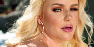 Slimthick Vic spends the summer day by fucking a man