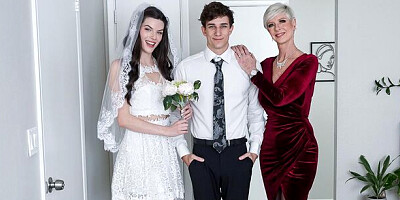 Good doggy style pound with blondes Fiona Frost and Foxxxy Darlin