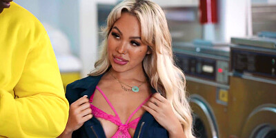 Luna gets banged by two best friends in her kitchen