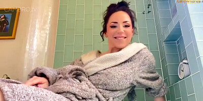 Mama Fiona – Bathtime with Auntie
