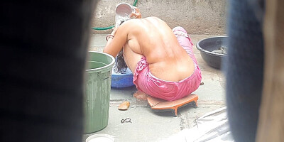 Saw stepsister bathing in the open, stepsister looked very hot