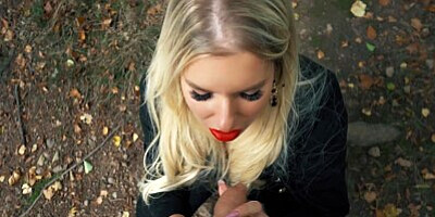 Risky Spontaneous BJ and Fuck in Public Forest