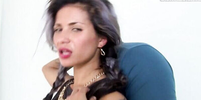 Alternative Babe Laura Montenegro Penetrated Deep Then Jizzed on Her Face - MAMACITAZ