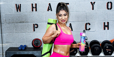 Muscular man working out and fucking with a thick girl