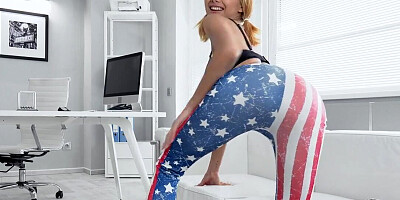Blondie in tight leggings wishes to masturbate for you