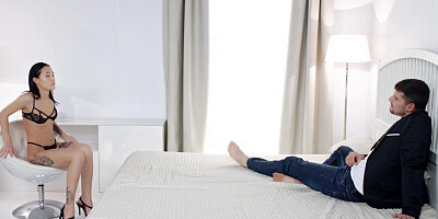 Sexy Kriss De Fox shows off solo play for her lover