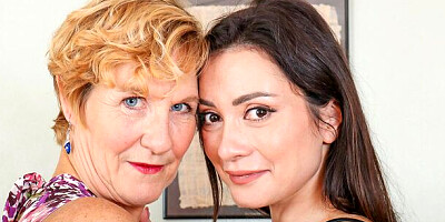 Valentina and Molly's shaved video