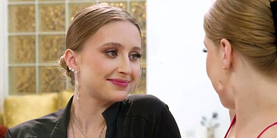 Believable but absurdly hot sex session with two lezzies