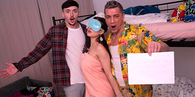 Sneaky Billie Star at blowjob movie