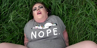 Bbw Teen 18+ Pisses Outside & Gets Creampied