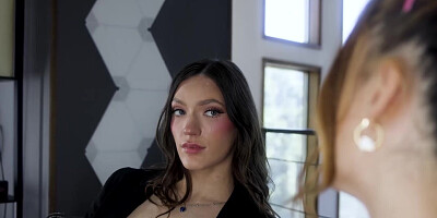 Horny babe Isabella Nice is getting a mouth full of cunt