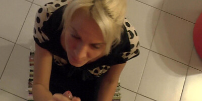 Blonde Neighbor Gets Fucked Fast And Horny !!