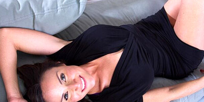 Rocking Alyssia Vera's posing video