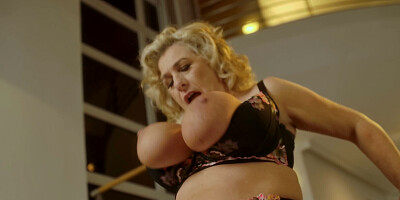 Perverted MILF is riding lucky chap's pecker on the couch