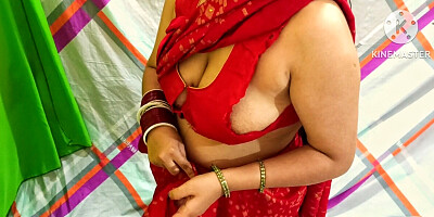 Chachi saree change kar rahi thi feer mein chod diya Hindi sex video