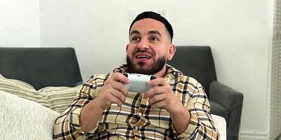 Violet Gems is going to talk her stepbrother into sex