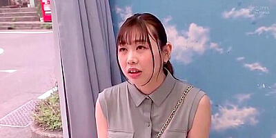 241118丈の長い服を着た奥さま可愛いd3